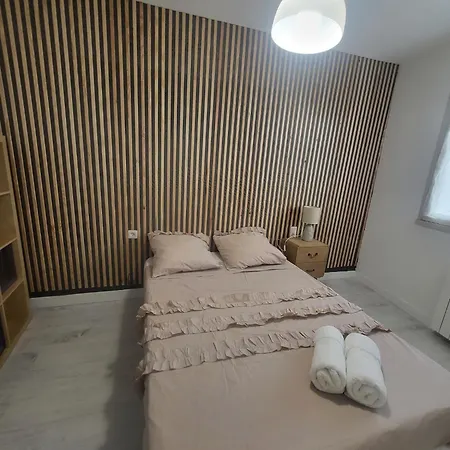 Appartement Cosy Centre Ville LʼIsle-sur-la-Sorgue Exterior foto